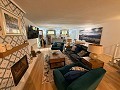 Exclusieve villa met 4 slaapkamers en 3 badkamers in Loma Bada Petrer. in Real Estate Alicante