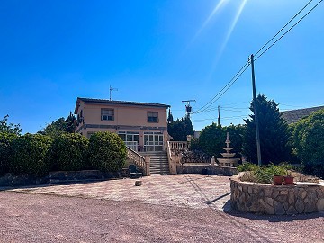 Grande maison de campagne avec piscine et annexe à Sax