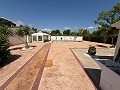 Prachtig landhuis met 5 slaapkamers en 3 badkamers (verdeeld in 2 woningen) in Castalla. in Real Estate Alicante