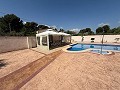 Prachtig landhuis met 5 slaapkamers en 3 badkamers (verdeeld in 2 woningen) in Castalla. in Real Estate Alicante