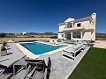 Prachtige villa met 3 slaapkamers en 3 badkamers in Pinoso (sleutelklaar). in Real Estate Alicante
