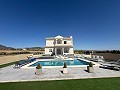 Prachtige villa met 3 slaapkamers en 3 badkamers in Pinoso (sleutelklaar). in Real Estate Alicante