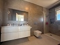 Prachtige villa met 3 slaapkamers en 3 badkamers in Pinoso (sleutelklaar). in Real Estate Alicante