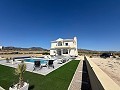 Prachtige villa met 3 slaapkamers en 3 badkamers in Pinoso (sleutelklaar). in Real Estate Alicante