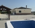 Prachtig gerenoveerde villa met 3 slaapkamers, 2 badkamers en zwembad in Fortuna. in Real Estate Alicante