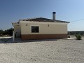 Prachtig gerenoveerde villa met 3 slaapkamers, 2 badkamers en zwembad in Fortuna. in Real Estate Alicante