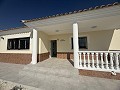 Prachtig gerenoveerde villa met 3 slaapkamers, 2 badkamers en zwembad in Fortuna. in Real Estate Alicante