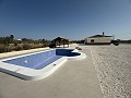 Prachtig gerenoveerde villa met 3 slaapkamers, 2 badkamers en zwembad in Fortuna. in Real Estate Alicante
