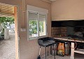 Fabelhafte 4-Bett-Villa mit eigenständigem Gästehaus in Sax in Real Estate Alicante
