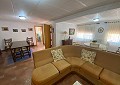 Fabelhafte 4-Bett-Villa mit eigenständigem Gästehaus in Sax in Real Estate Alicante