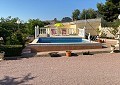 Fabelhafte 4-Bett-Villa mit eigenständigem Gästehaus in Sax in Real Estate Alicante