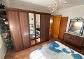 Fabelhafte 4-Bett-Villa mit eigenständigem Gästehaus in Sax in Real Estate Alicante