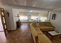 Fabelhafte 4-Bett-Villa mit eigenständigem Gästehaus in Sax in Real Estate Alicante