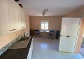 Fabelhafte 4-Bett-Villa mit eigenständigem Gästehaus in Sax in Real Estate Alicante