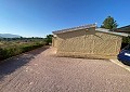 Fabelhafte 4-Bett-Villa mit eigenständigem Gästehaus in Sax in Real Estate Alicante