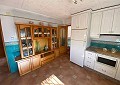 Fabelhafte 4-Bett-Villa mit eigenständigem Gästehaus in Sax in Real Estate Alicante