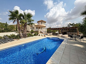 Belle villa de 5 chambres et 4 salles de bain à Pinoso.