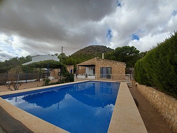 Belle maison de campagne de 3 chambres et 1 salle de bain à Yecla.