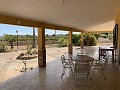 Villa mit 4 Schlafzimmern und 2 Bädern, großes Grundstück mit Platz für Pool, Stallungen oder Geschäft in Real Estate Alicante