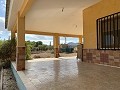 Villa mit 4 Schlafzimmern und 2 Bädern, großes Grundstück mit Platz für Pool, Stallungen oder Geschäft in Real Estate Alicante