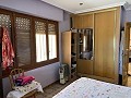 Villa mit 4 Schlafzimmern und 2 Bädern, großes Grundstück mit Platz für Pool, Stallungen oder Geschäft in Real Estate Alicante