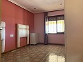 Villa mit 4 Schlafzimmern und 2 Bädern, großes Grundstück mit Platz für Pool, Stallungen oder Geschäft in Real Estate Alicante