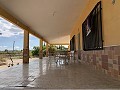 Villa mit 4 Schlafzimmern und 2 Bädern, großes Grundstück mit Platz für Pool, Stallungen oder Geschäft in Real Estate Alicante