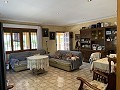 Villa mit 4 Schlafzimmern und 2 Bädern, großes Grundstück mit Platz für Pool, Stallungen oder Geschäft in Real Estate Alicante