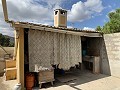 Villa mit 4 Schlafzimmern und 2 Bädern, großes Grundstück mit Platz für Pool, Stallungen oder Geschäft in Real Estate Alicante