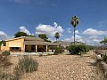 Villa mit 4 Schlafzimmern und 2 Bädern, großes Grundstück mit Platz für Pool, Stallungen oder Geschäft in Real Estate Alicante