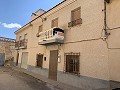 8 Bedroom town house close to the edge of town in Barinas, Murcia. in Real Estate Alicante