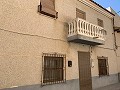 8 Bedroom town house close to the edge of town in Barinas, Murcia. in Real Estate Alicante