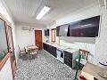 Edificio con 2 pisos y Local en Monovar in Real Estate Alicante