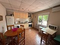 Schöne Villa mit 5 Schlafzimmern und 3 Bädern in Sax. in Real Estate Alicante