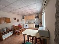 Schöne Villa mit 5 Schlafzimmern und 3 Bädern in Sax. in Real Estate Alicante