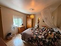 Schöne Villa mit 5 Schlafzimmern und 3 Bädern in Sax. in Real Estate Alicante