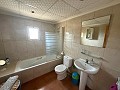 Schöne Villa mit 5 Schlafzimmern und 3 Bädern in Sax. in Real Estate Alicante