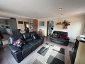 Schöne Villa mit 5 Schlafzimmern und 3 Bädern in Sax. in Real Estate Alicante