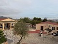 Schöne Villa mit 5 Schlafzimmern und 3 Bädern in Sax. in Real Estate Alicante