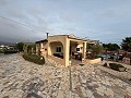 Schöne Villa mit 5 Schlafzimmern und 3 Bädern in Sax. in Real Estate Alicante