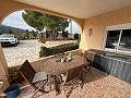 Schöne Villa mit 5 Schlafzimmern und 3 Bädern in Sax. in Real Estate Alicante