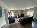 Schöne Villa mit 5 Schlafzimmern und 3 Bädern in Sax. in Real Estate Alicante