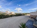 Atemberaubende, bezugsfertige Neubauvilla mit Gästehaus, Garage und Sommerküche! in Real Estate Alicante