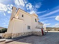 Atemberaubende, bezugsfertige Neubauvilla mit Gästehaus, Garage und Sommerküche! in Real Estate Alicante
