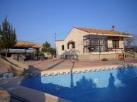 Prachtige villa met zwembad in Real Estate Alicante
