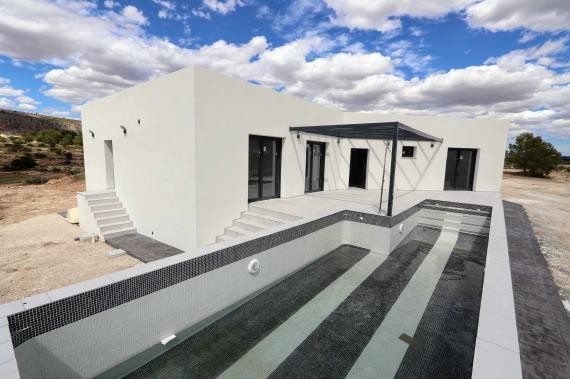 New build villa 4 bedroom and 8m pool