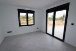Neubauvilla mit 4 Schlafzimmern und 8m Pool in Real Estate Alicante