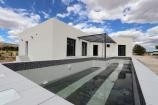 Neubauvilla mit 4 Schlafzimmern und 8m Pool in Real Estate Alicante