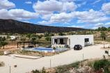Neubauvilla mit 4 Schlafzimmern und 8m Pool in Real Estate Alicante