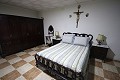 Groot vrijstaand huis met 9 slaapkamers in de stad, ideaal voor zaken in Real Estate Alicante